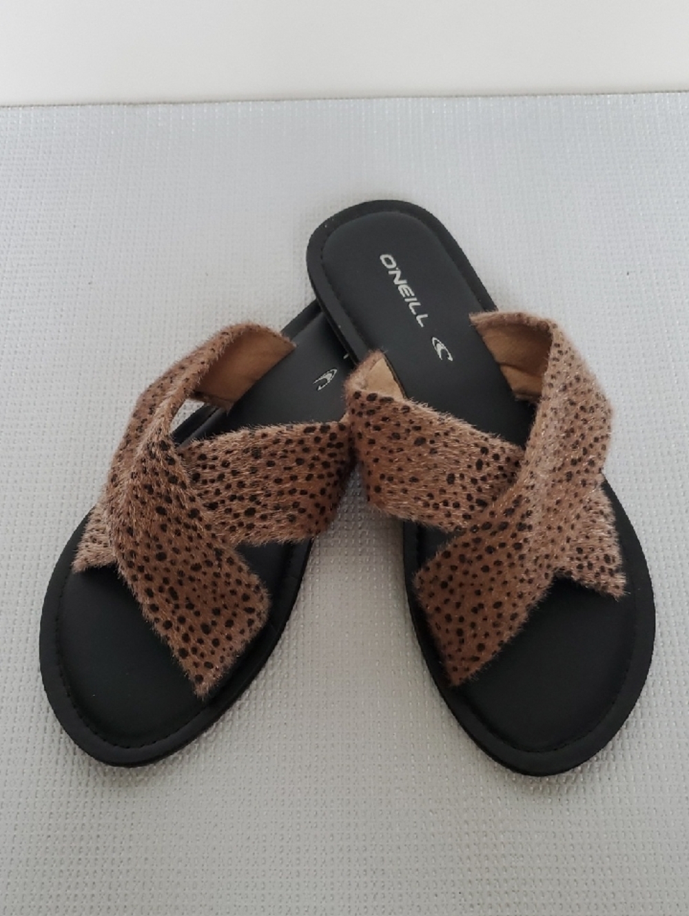 O'Neill Women's Tan Leopard-Pattern Crossband Slide Sandals